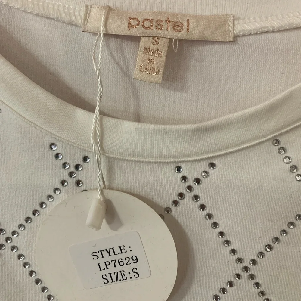 Elegant White  Short Sleeve Tee Women S - Picture 5 of 6